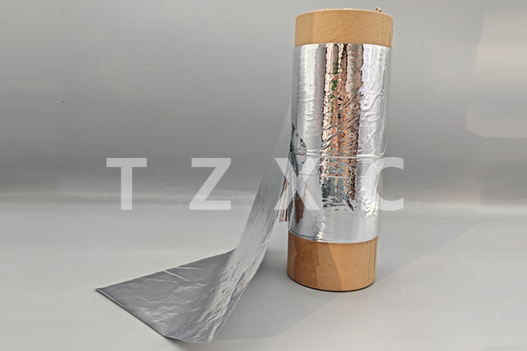 <strong>涂層FEP鍍銀膜在半導體封裝中的防靜電性能與應用指南</strong>